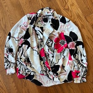 Beautiful Alfani blouse 🌼